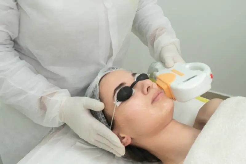 PHOTO-RAJEUNISSEMENT ou PHOTOTHÉRAPIE